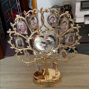 Photo tree with music